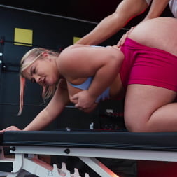 Lila Hayes en 'Brazzers' Orgasmos accidentales (Miniatura 2)