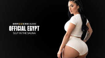 The Official Egypt en 'Slut In The Sauna'