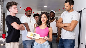 Natalie Brooks en 'Natalie Is One Of The Boyzz'