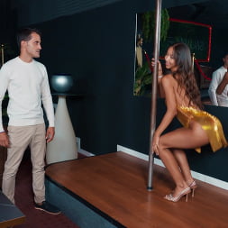 Lia Lin en 'Brazzers' Rebotando y golpeando (Miniatura 16)