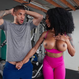 Sarai Minx in 'Brazzers' Cum, Slip Inside This MILF (Thumbnail 8)