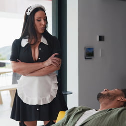 Angela White in 'Brazzers' Maid To Order (Thumbnail 4)