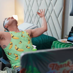Koda Monroe en 'Brazzers' Bienvenido a la cueva de los matones (Miniatura 4)