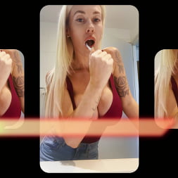 BunnyBlondyX en 'Brazzers' Deseos desatados (Miniatura 1)
