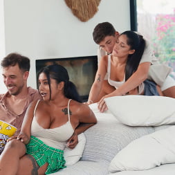 Carolina Guerrero en 'Brazzers' Olfateando el coletero sigiloso (Miniatura 12)