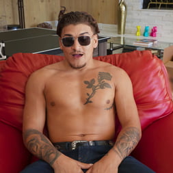 Kali Roses en 'Brazzers' Código de hermanos - la gang bang de los hermanos Kali (Miniatura 4)