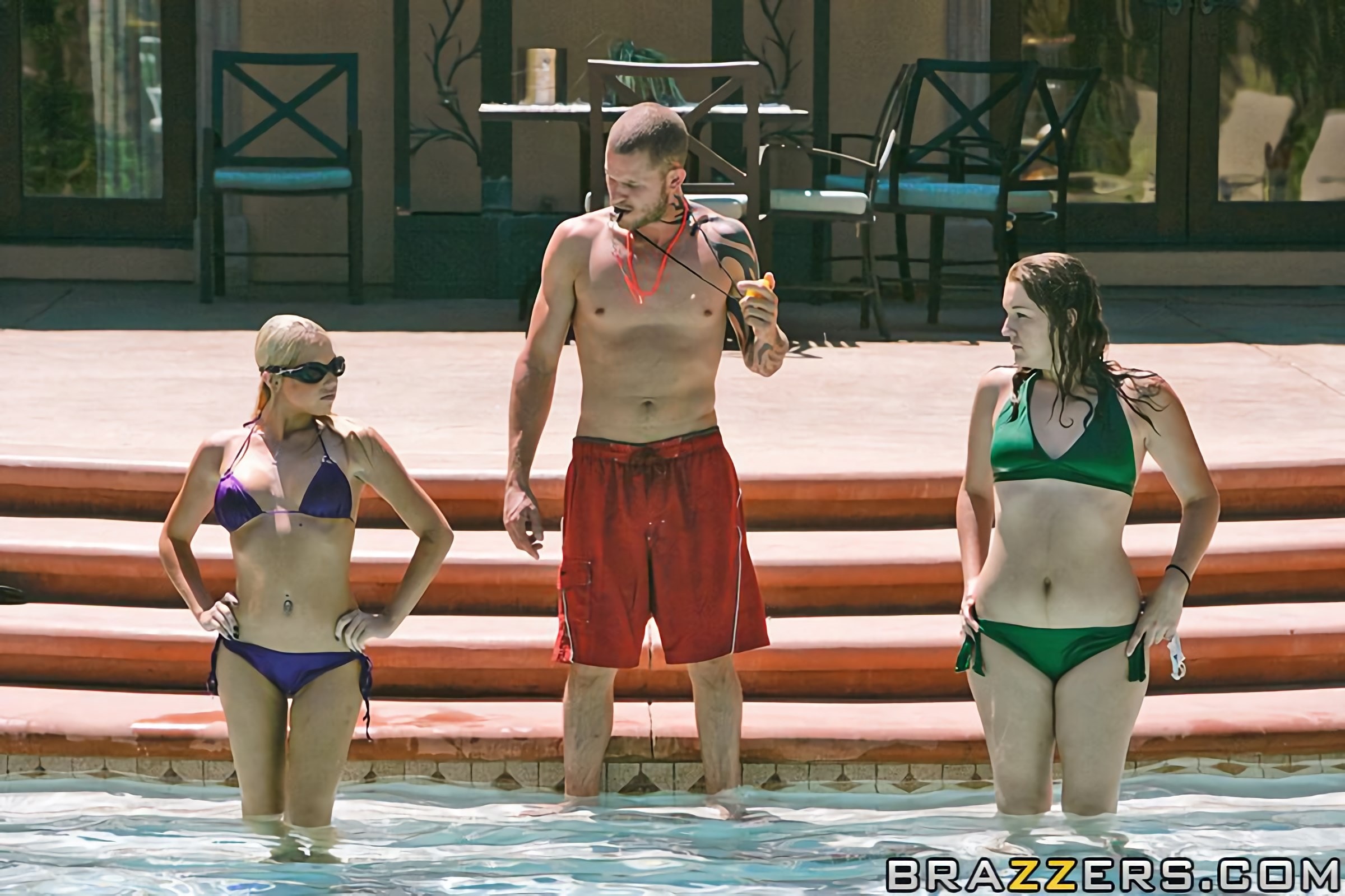 Brazzers 'Nadar con los titties' protagonizando Shawna Lenee (foto 5)