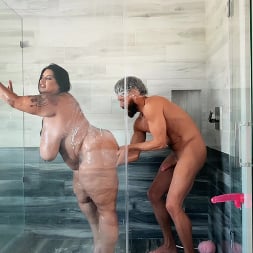 Sofia Rose В 'Brazzers' Дилдо душ принести большие петухи (Миниатюру 2)