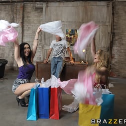 Jayden Jaymes in 'Brazzers' Who Looks Hotter (Thumbnail 6)