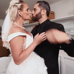 Phoenix Marie में 'Brazzers' दुल्हन दुल्हन: एक भाड़ में जाओफेस्ट पर के शादी का हिस्सा 3 (थंबनेल 2)
