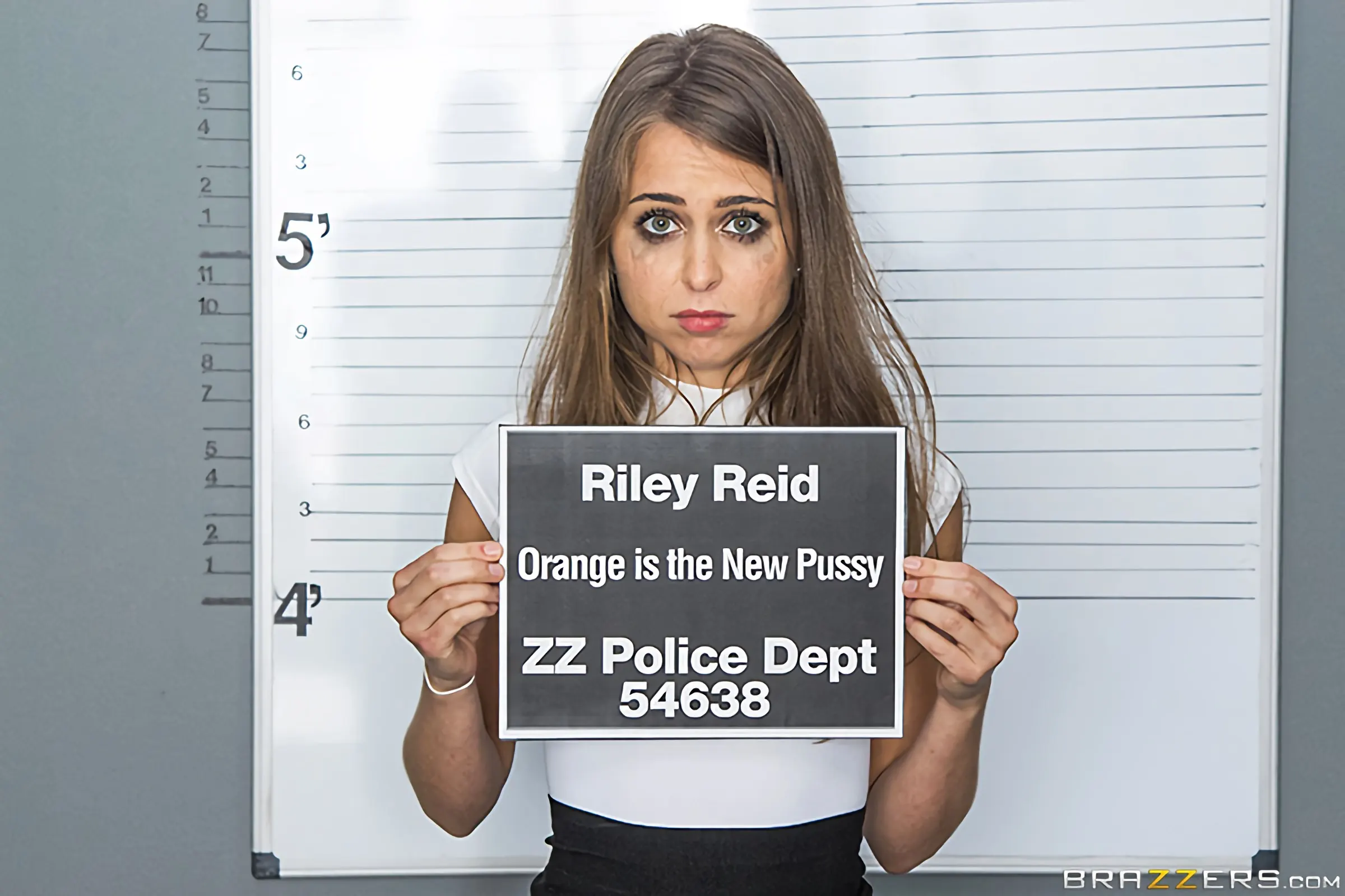▷ Riley Reid in Lesbians in Lockdown (Photo 2) | Brazzers