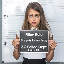 Riley Reid В 'Brazzers' Лесбиянки в блокировке (Миниатюру 2)