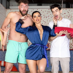 Sara Retali en 'Brazzers' Día de spa (Miniatura 1)